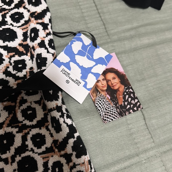 NWT Women's Halter Tie Neck Neutral Poppy
Sweaterknit Midi Dress - DVF forTarget - Picture 5 of 7